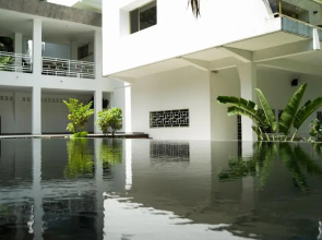 Lepic Villa Hotel