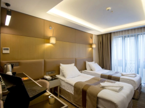 GK Regency Suites