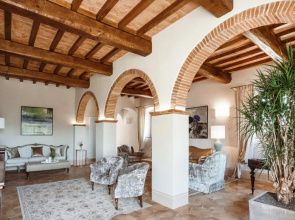 Luxury villa with private infinity pool near Firenze-VILLA BIANCA