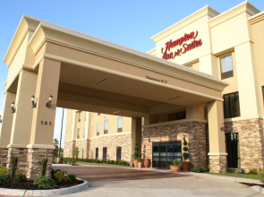 Hampton Inn & Suites Center