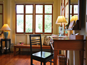 Baan Bayan Beachfront Hotel