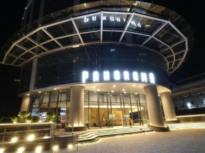 Parama Apartment Square Central