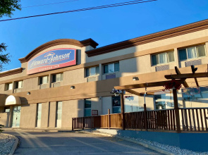 Howard Johnson by Wyndham Winnipeg West