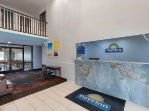 Days Inn by Wyndham Lincoln