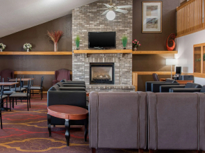 New Prague Inn & Suites