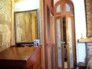 Jambo Guest House Rose Room in Green Point