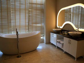 DoubleTree by Hilton Hotel Istanbul - Tuzla