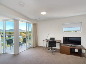 Empire Apartment Hotel