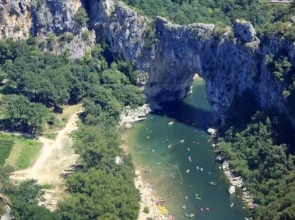 Domaine de Saint Cerice  en Ardèche Sud