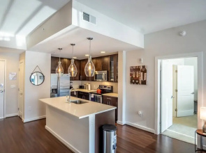 2 Bedroom Modern Apartment Near Buckhead Station