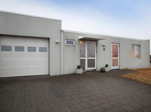 Cozy 3 bedroom house near the Blue lagoon