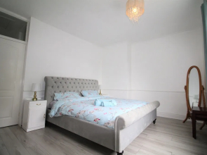 Whitley Bay - Sleeps 6 - Dogs Welcome