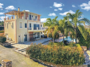 Nice Home in Koroni with Hot Tub, WiFi, Outdoor Swimming Pool