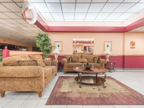 Castle Inn & Suites