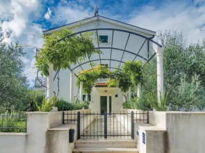 Apartments Trstenica
