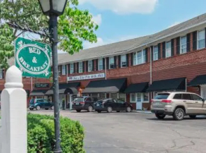 Inn At The Olde Silk Mill