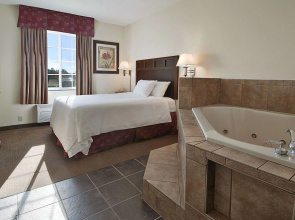 Super 8 by Wyndham Bowling Green North