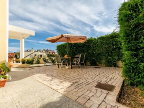 Rose Garden House
