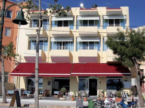 Maravellia Art Hotel