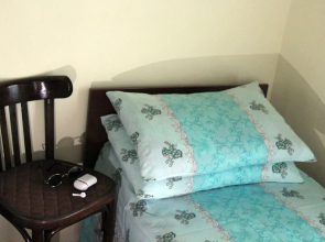 Kamolot Guesthouse - Hostel
