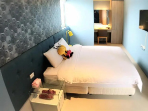 Honey B Trip B&B