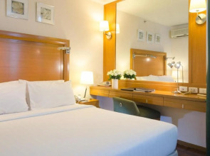 At Ease Saladaeng by AETAS