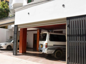 J Guest Colombo
