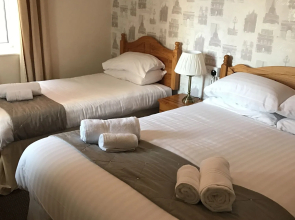 Queens Plaza Hotel