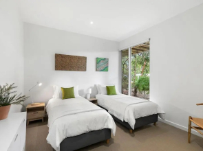 Bristlebird - Beach 650m, Pets, Fireplace, Linen, 4 bdrm, WiFi