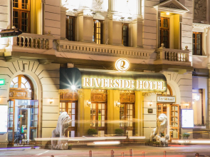 Riverside Hotel