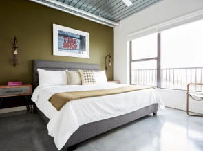 Stunning Midtown Suites by Sonder