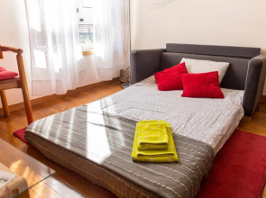 Francos Relaxing Apartment by the metro