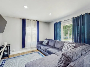 2 Mi to Beach! Hot Tub Haven in Michigan City