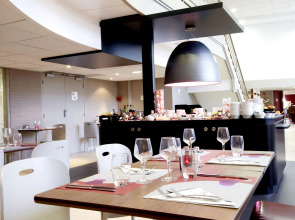 Отель Campanile Paris Est - Porte de Bagnolet 