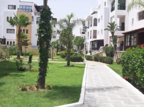Bel appartement à louer dans un superbe complexe (Costa Cabo) vue sur piscine à 5 min de la plage de martil ... Route Cabo negro