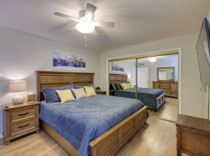 Pool & Lake Hamilton Access: Hot Springs Condo!