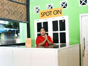 Rendy Putra Malingping by OYO Rooms