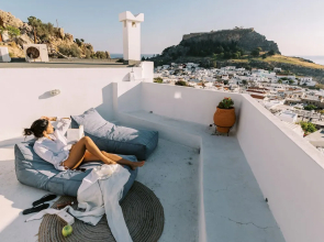 Arte Lindos Suites