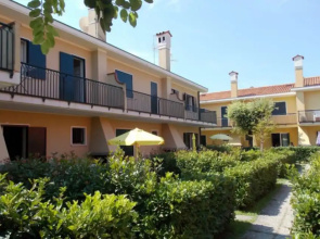 Charming Apartment Near the Beach With Pool
