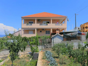 Apartments with a parking space Okrug Donji, Ciovo - 18796