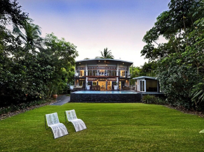 Absolute on Newell Luxury Beach House
