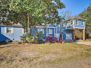 Spacious Mount Pleasant Home: 5 Mi to Beach