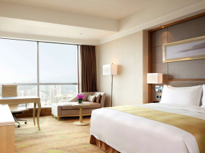 DoubleTree by Hilton Guangzhou-Free Shuttle Bus to Canton Fair Complex & Overseas Buyer Registration Services during Canton Fair Period