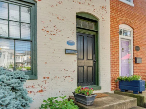 Dtwn at Your Door: Historic Frederick Gem w/ Yard!