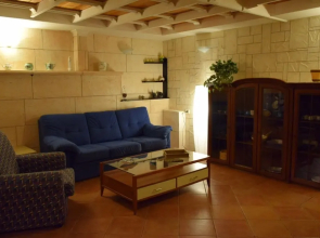 Villa con piscina a due passi dal mare
