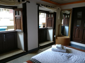 Hiranya Guest House