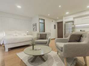 Elegant 1BR in Modern Building