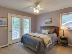 Spacious Mcgaheysville Home: Hot Tub & Pool Table!