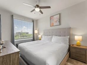 Prime Soco Airy 1BR King Suite w Pool Parking