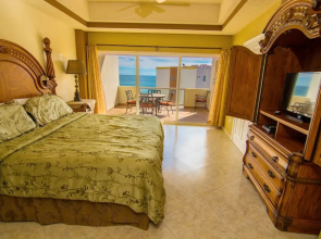Bonita 703 - 3 Br Condo